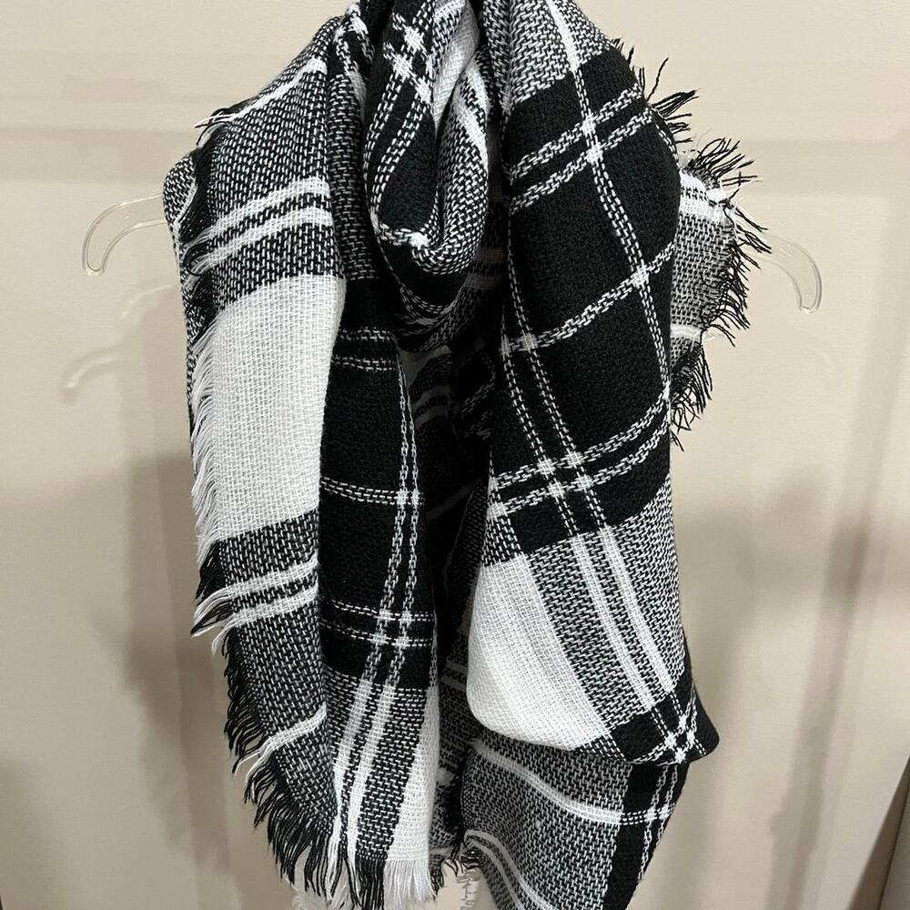 Black and white plaid blanket scarf wrap and shawl